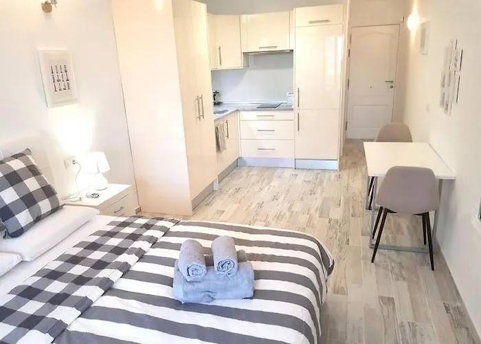 Playa De La Arena * Пуэрто-де-Сантьяго